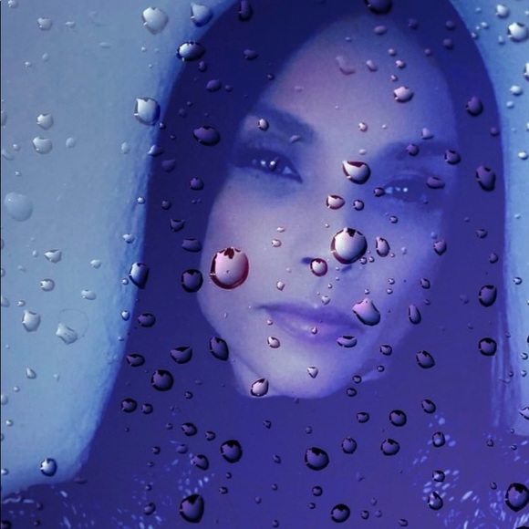 Meet your Posher, Tyra - Picture 4 of 5